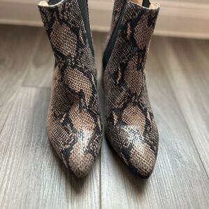 Kenneth Cole Snake Skin Brown Women's Bootie - 7.5